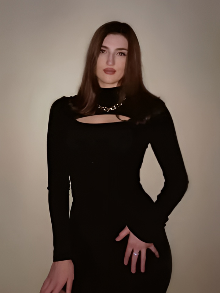 Азалия привлекальеная девушка из Батайска цена от 5000 руб