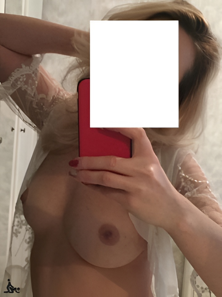 Софа привлекальеная девушка из Батайска цена от 1500 руб