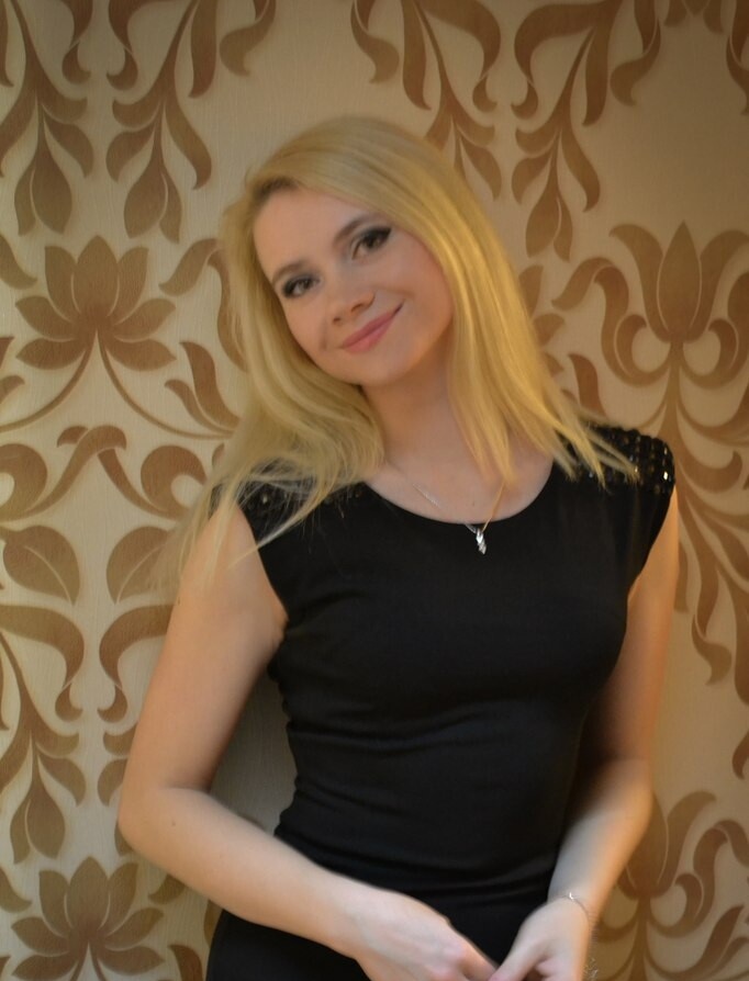 Карина привлекальеная девушка из Батайска цена от 3000 руб