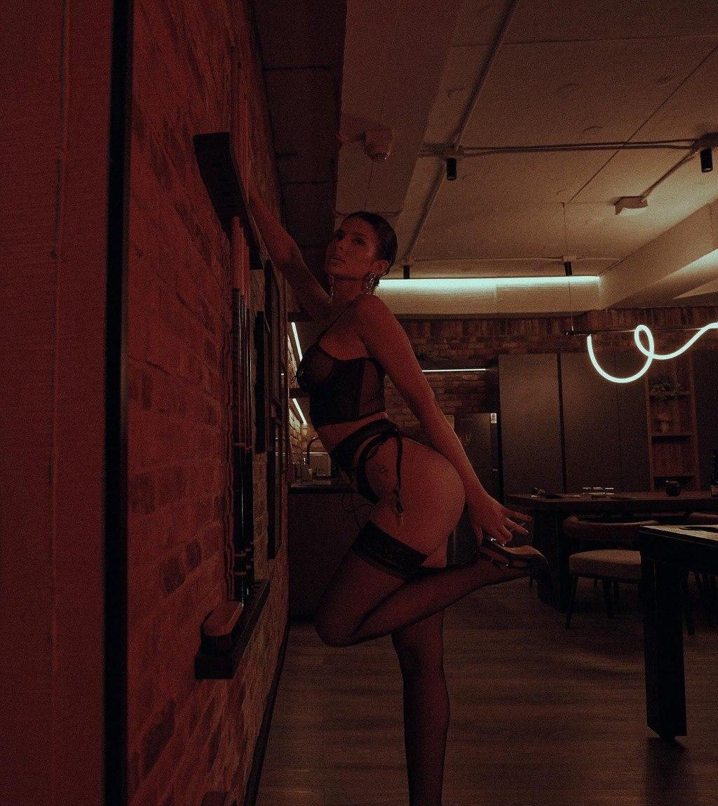 Настя привлекальеная девушка из Батайска цена от 4000 руб