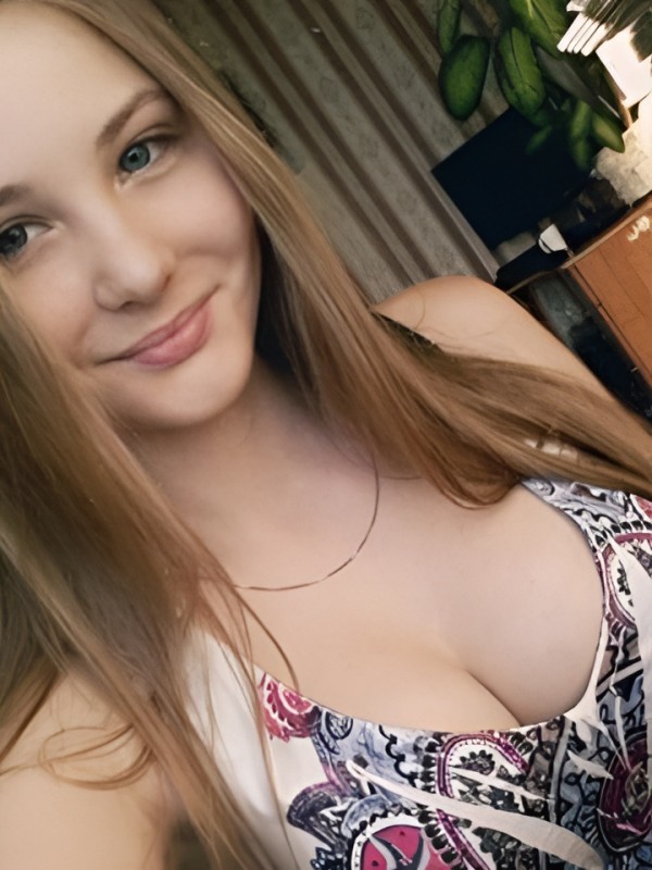 Леся привлекательная девушка из Батайска цена от 10000 руб