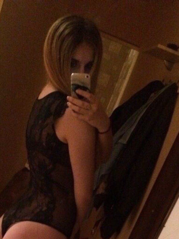 Инга привлекательная девушка из Батайска цена от 3500 руб